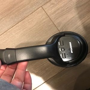 Sylvana black headphones